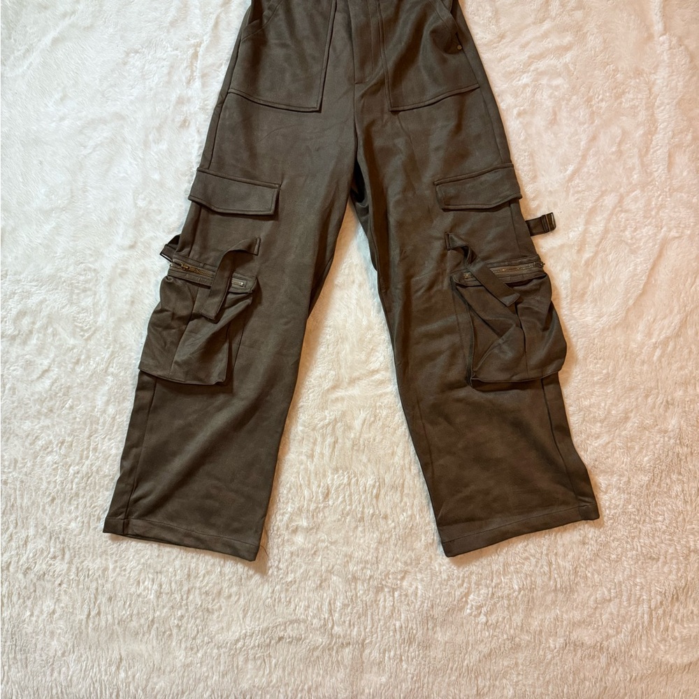 Wide Leg Cargo Pants in Brown